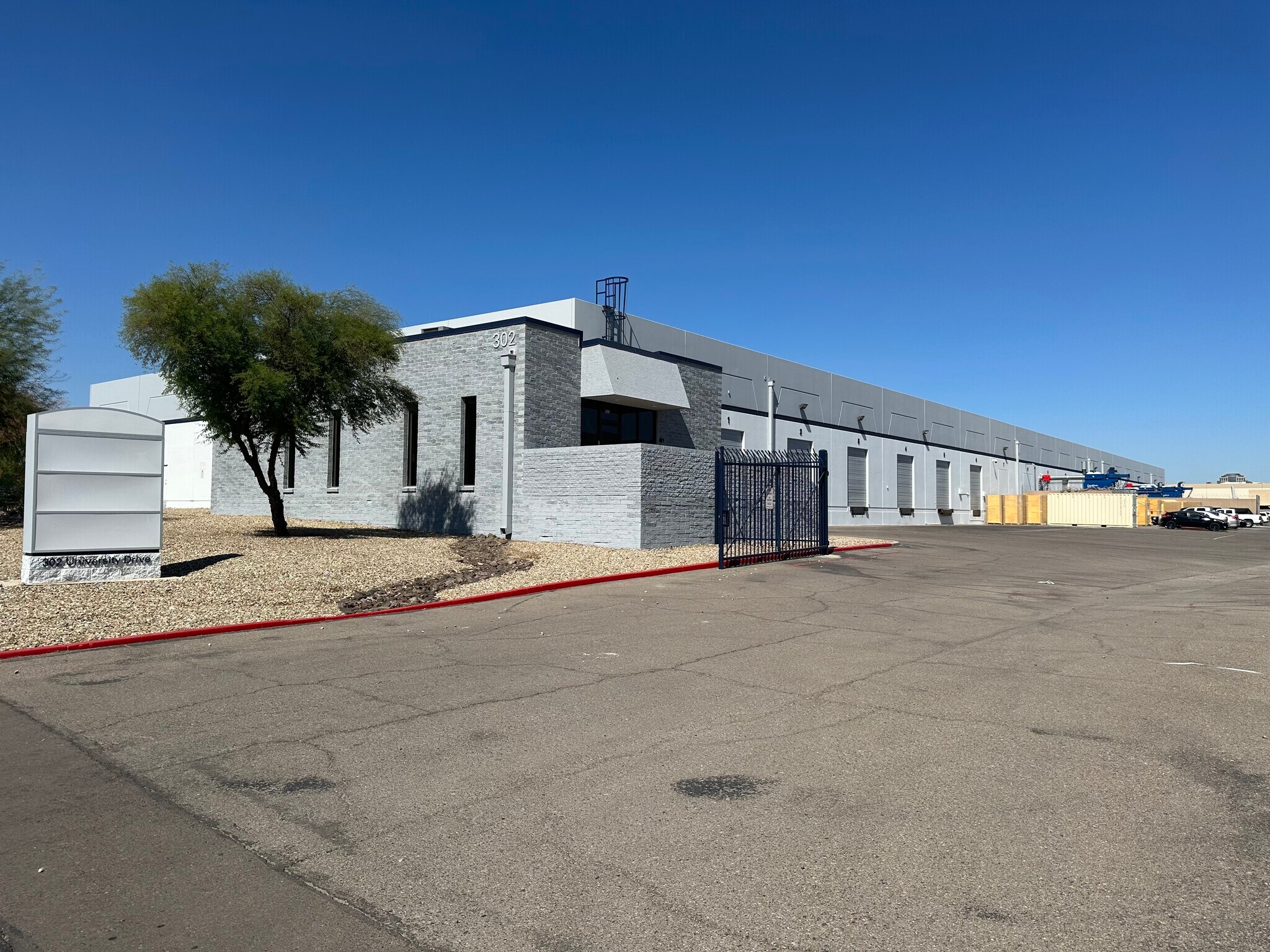 302 E University Dr, Phoenix, AZ for lease Building Photo- Image 1 of 6
