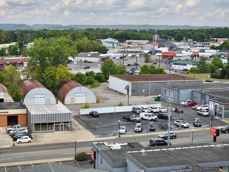 240 W Main St, Gallatin, TN for lease - Building Photo - Image 2 of 6