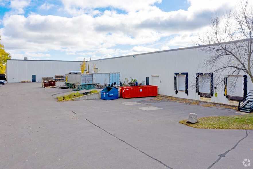 141-143 N Jonathan Blvd N, Chaska, MN for lease - Building Photo - Image 3 of 7