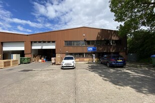 Warpsgrove Ln, Chalgrove OXF - Warehouse