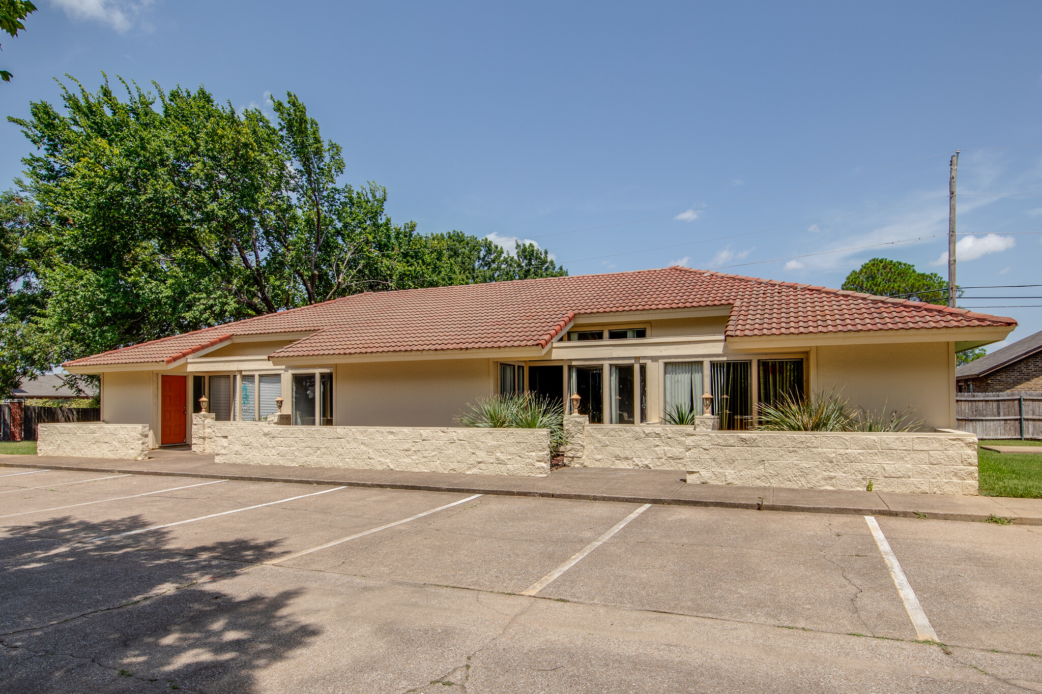 3105 W Arkansas Ln, Dalworthington Gardens, TX for sale Building Photo- Image 1 of 1