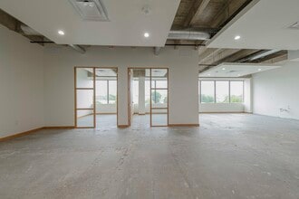 4525 Lemmon Ave, Dallas, TX for lease Interior Photo- Image 2 of 4