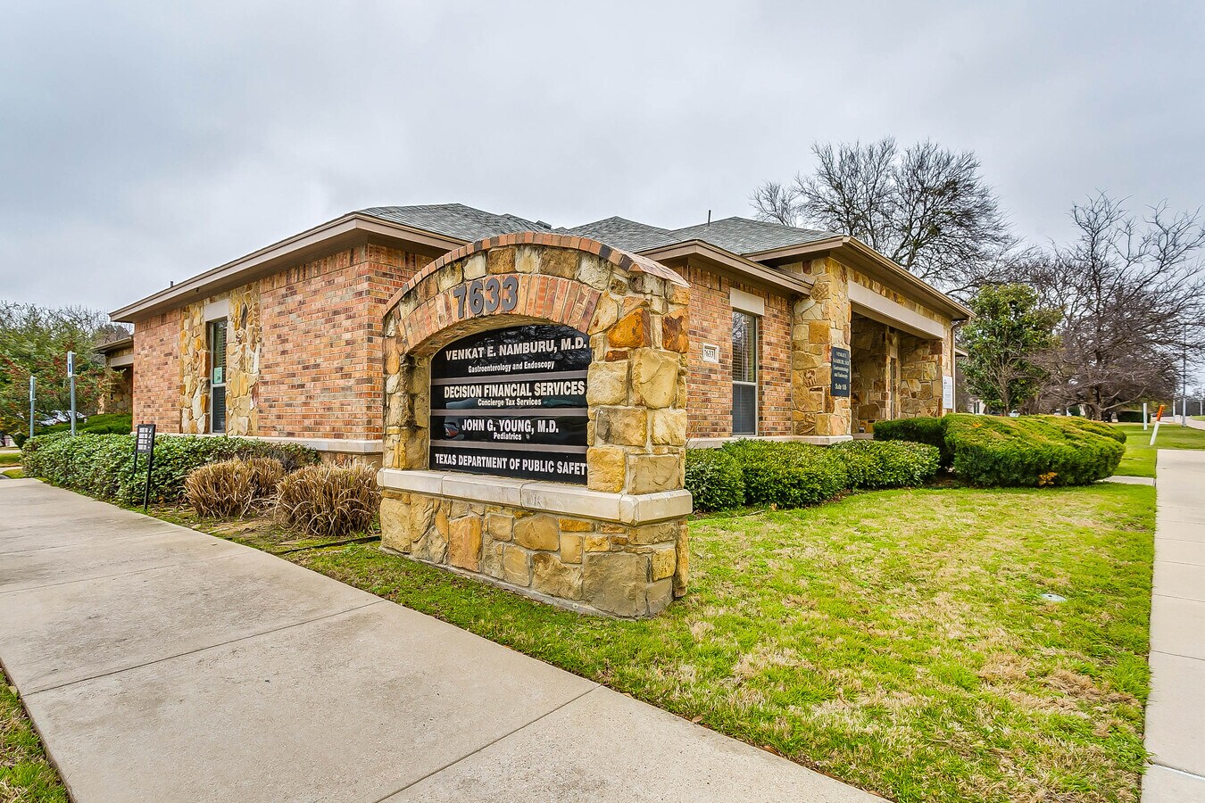 7633 Bellaire Dr S, Fort Worth, TX 76132