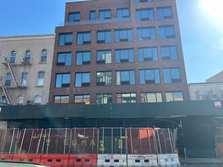 444 Graham Ave, Brooklyn, NY 11211 Retail for Lease