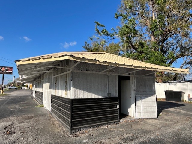 7817 N 56th St, Tampa, FL for lease Building Photo- Image 1 of 2