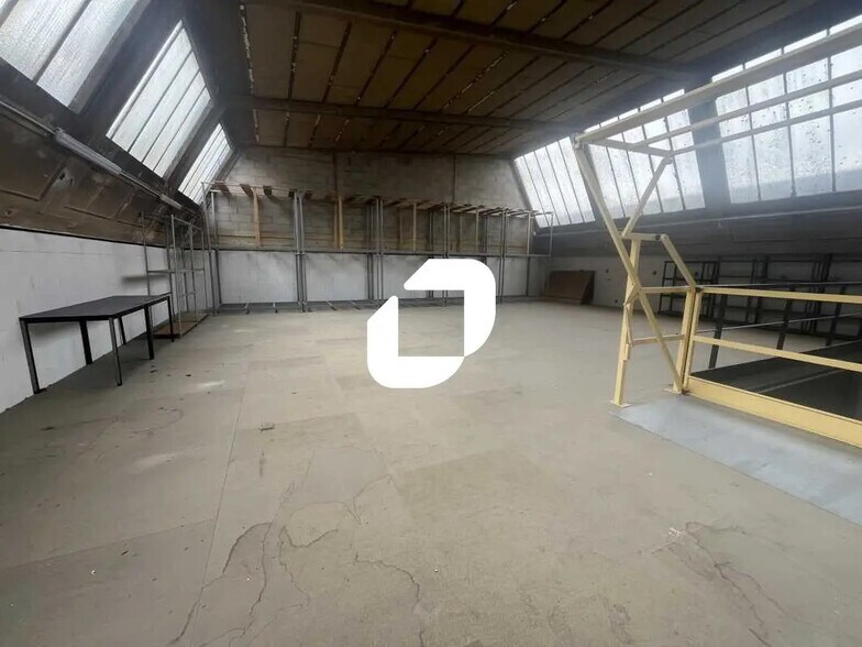 Flex in Brières-les-Scellés for sale - Interior Photo - Image 2 of 6