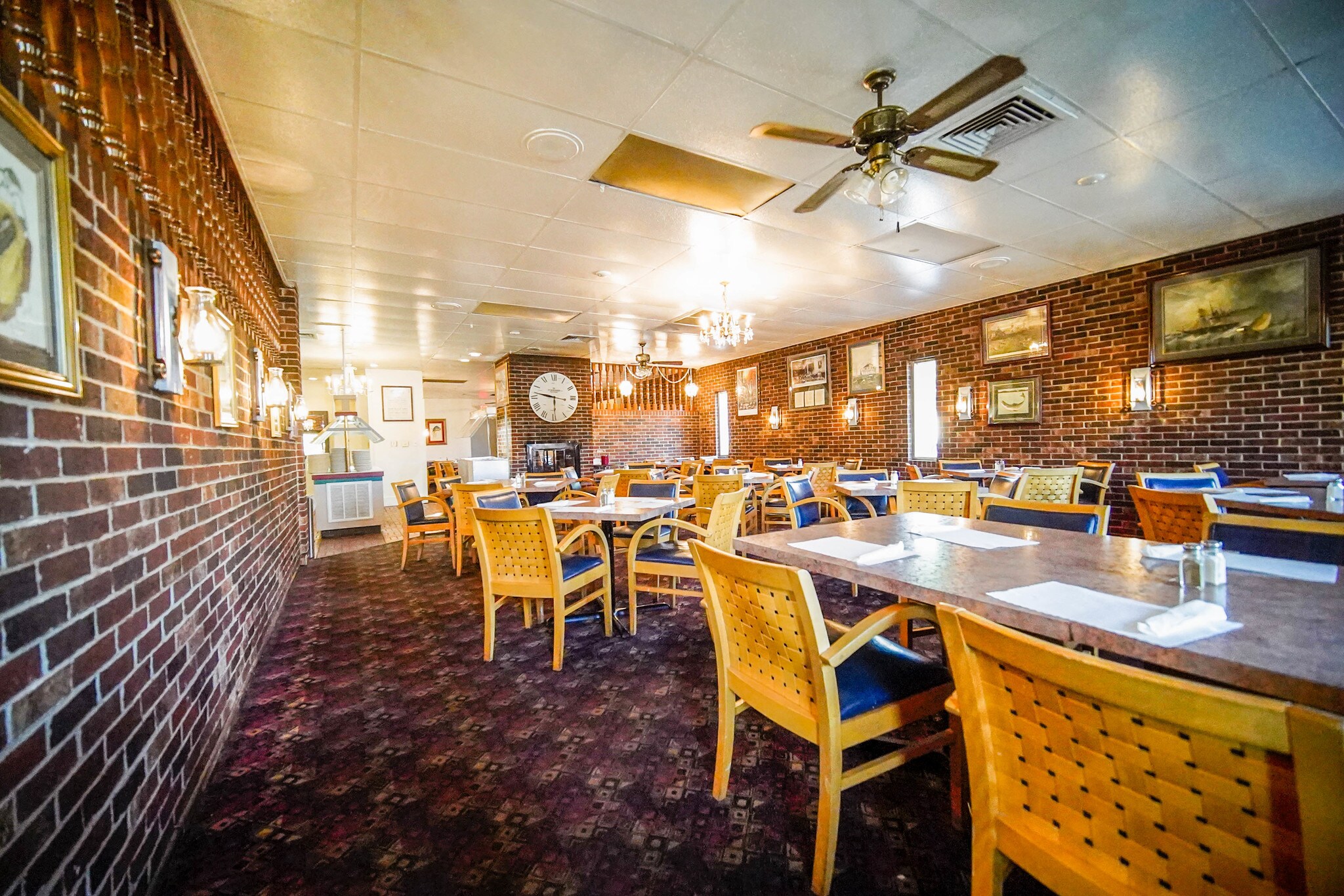 80 Powe St, Cheraw, SC 29520 (Brady's Restaurant)