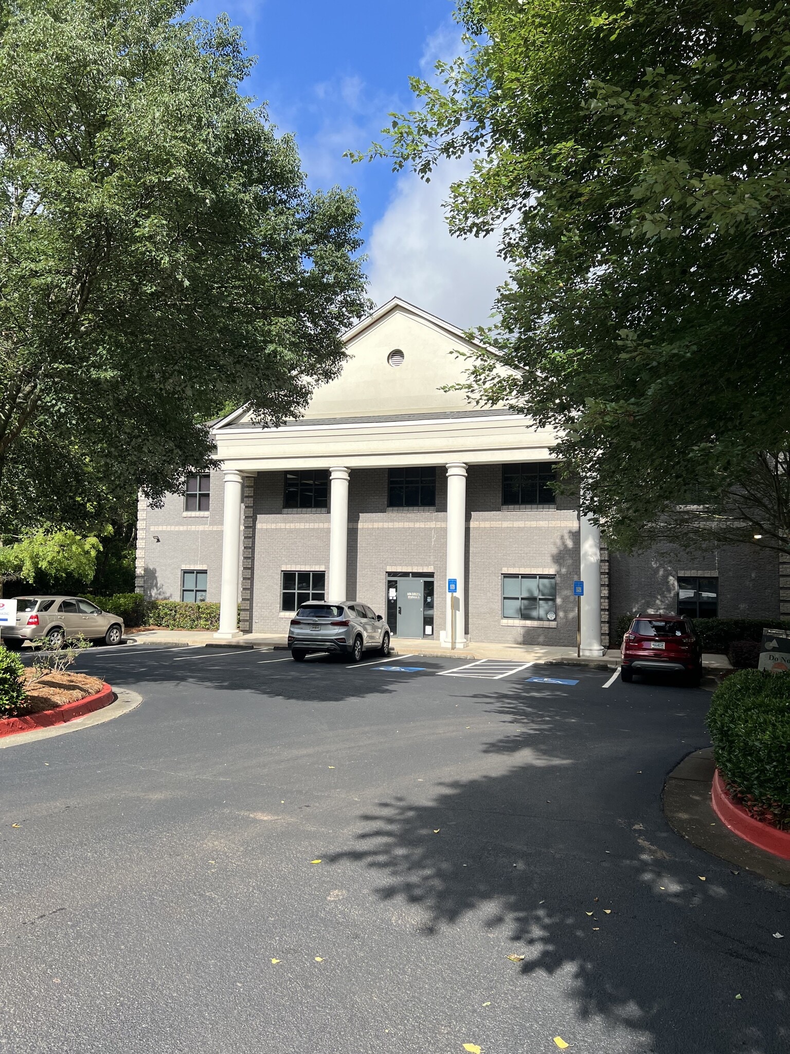 335 Roselane St NW, Marietta, GA for lease Building Photo- Image 1 of 80