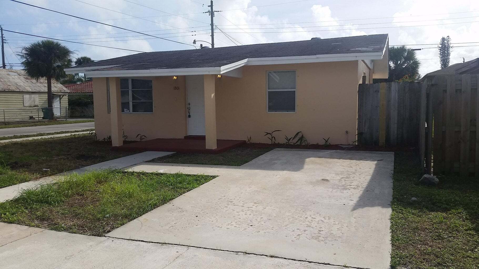 1301 W 25th St, Riviera Beach, FL for sale Primary Photo- Image 1 of 2