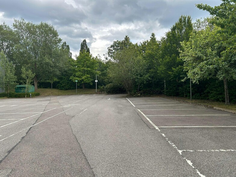 Willoughby Rd, Bracknell for lease - Building Photo - Image 3 of 5