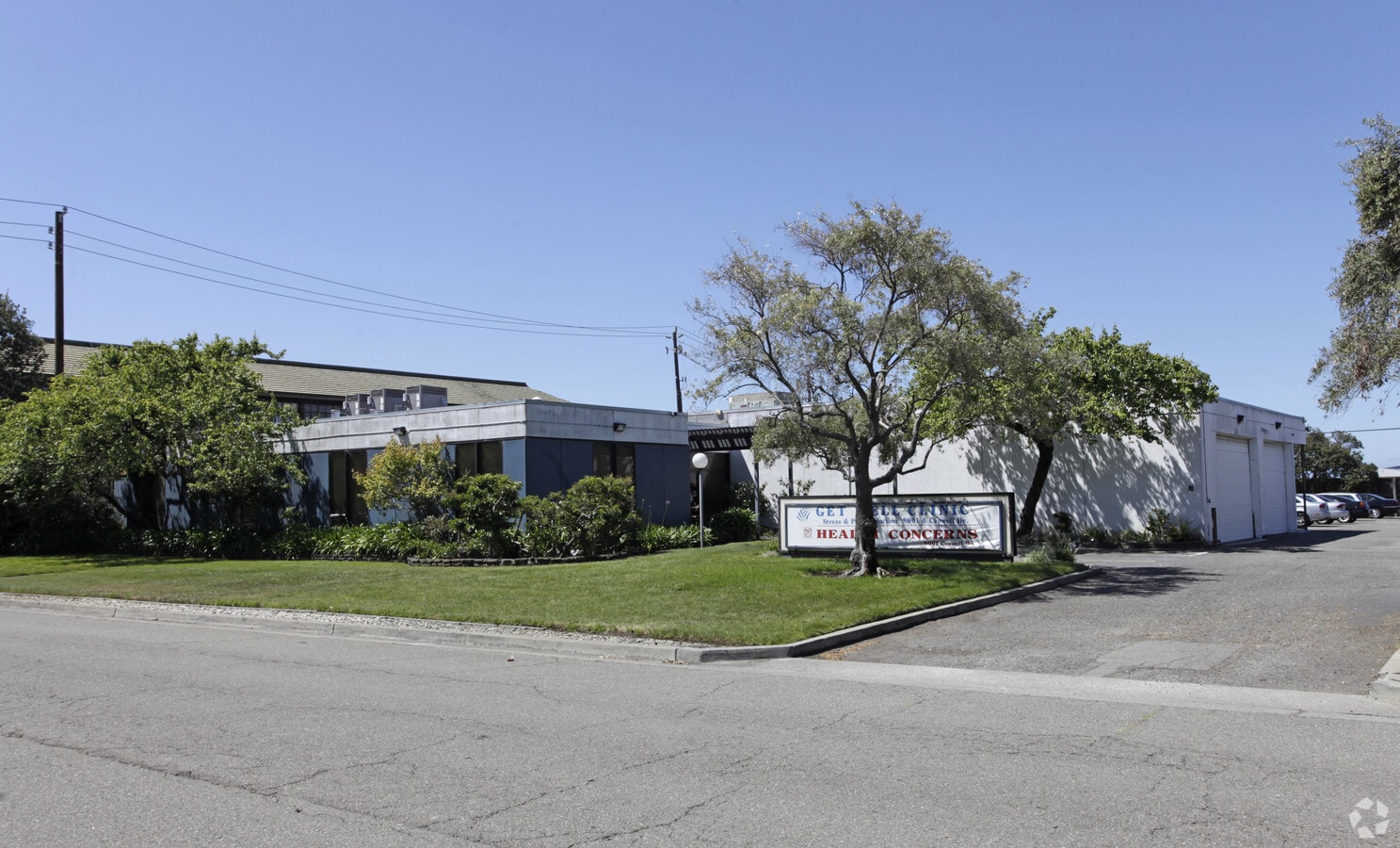 8001 Capwell Dr, Oakland, CA 94621