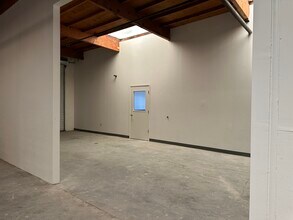 2686 N Clovis Ave, Fresno, CA for lease Building Photo- Image 2 of 8