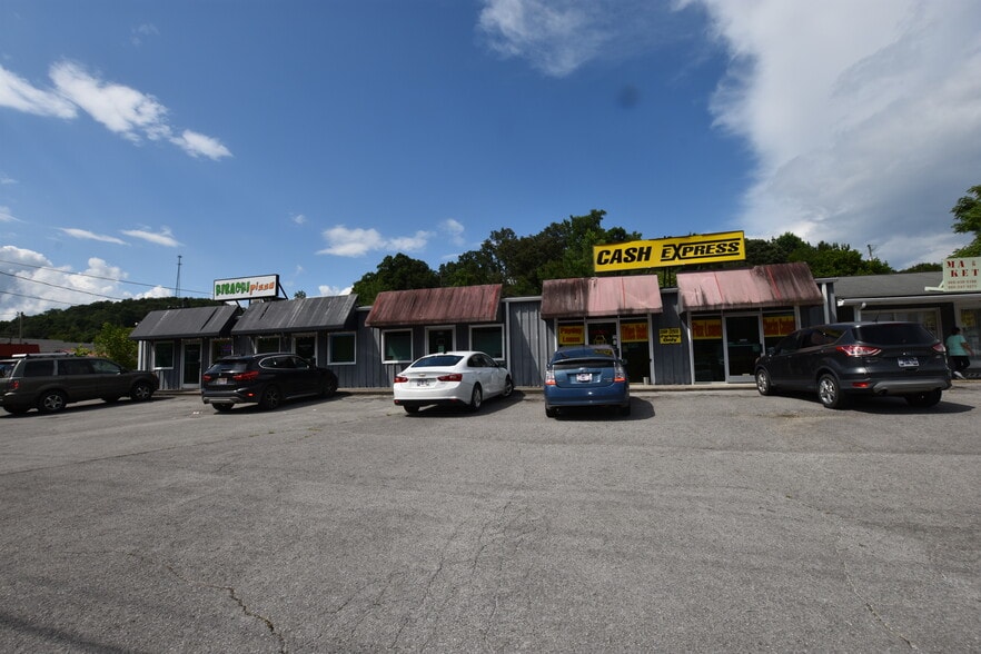 522-546 E Tri County Blvd, Oliver Springs, TN for sale - Building Photo - Image 3 of 8