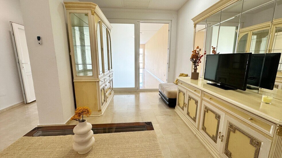 Retail in Estepona, Málaga for sale - Building Photo - Image 2 of 25