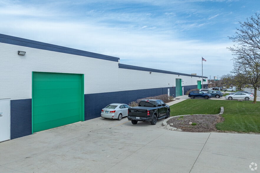 5200 Thatcher Rd, Downers Grove, IL for lease - Building Photo - Image 3 of 5