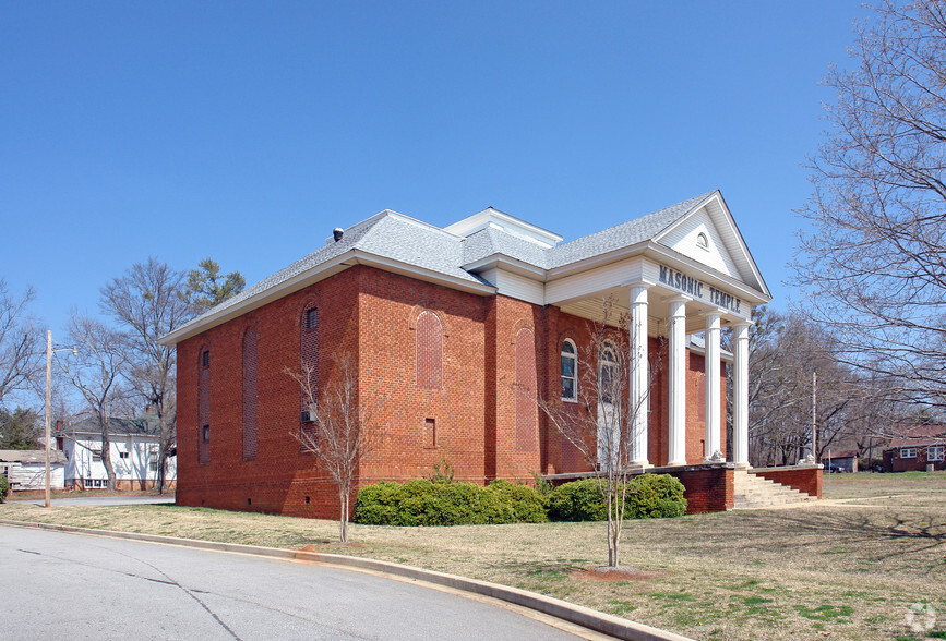 439 NE Main St, Easley, SC for sale - Building Photo - Image 2 of 2