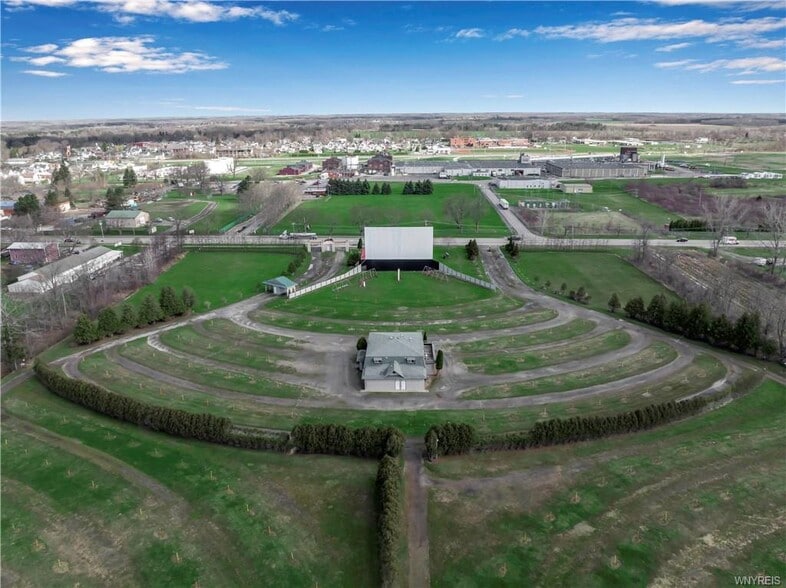 9950 Rochester Rd, Middleport, NY for sale - Building Photo - Image 1 of 16