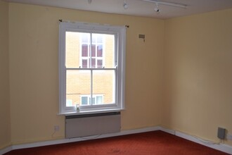 29 Market St, Alton for lease Interior Photo- Image 2 of 4