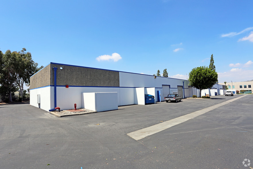 1220 Pioneer St, Brea, CA for lease - Building Photo - Image 3 of 8