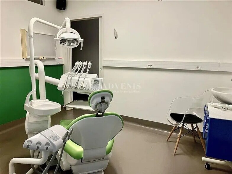 Office in Bourges for lease - Interior Photo - Image 2 of 6