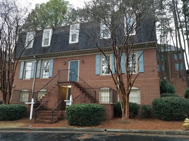 2900-12 Chamblee Tucker Rd, Chamblee, GA for lease - Building Photo - Image 3 of 8