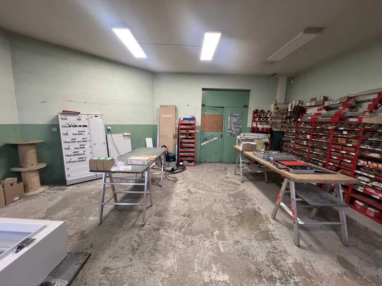 Flex in Beautiran for sale - Interior Photo - Image 2 of 6