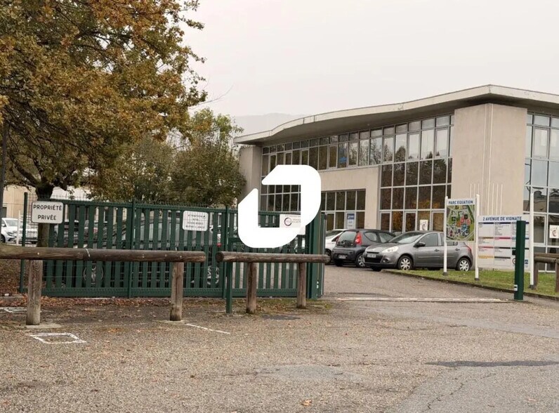 Office in Gières for lease - Building Photo - Image 2 of 7