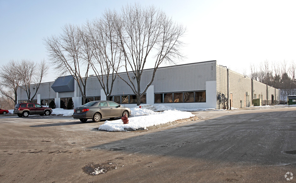 11351 Rupp Dr, Burnsville, MN for lease - Building Photo - Image 2 of 20