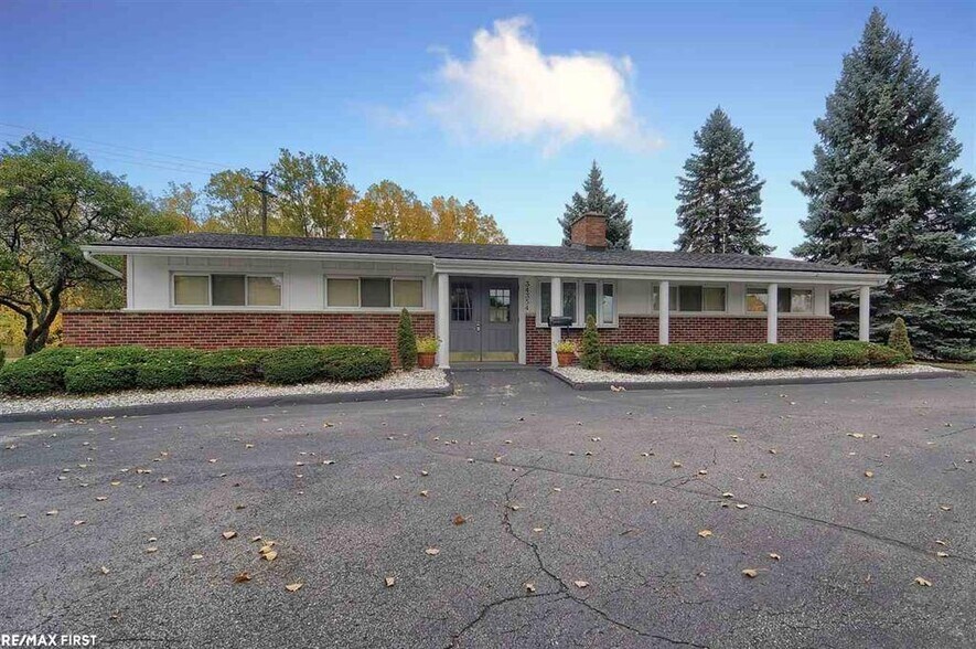 34354 Moravian Dr, Sterling Heights, MI 48312