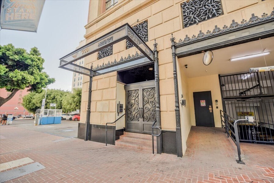 950 6th Ave, San Diego, CA for sale Primary Photo- Image 1 of 1