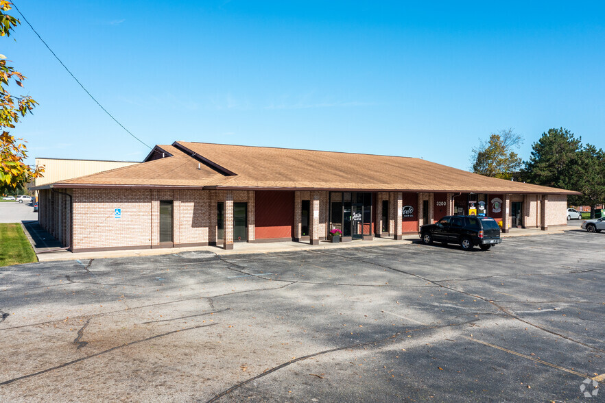 3200-3202 Cabaret Trl S, Saginaw, MI for sale - Primary Photo - Image 1 of 1