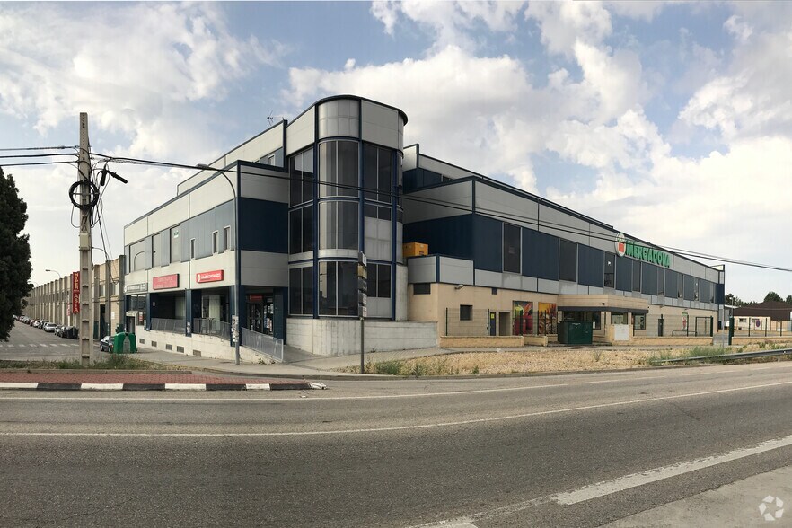 Calle de Ramón y Cajal, 60, Daganzo de Arriba, Madrid for lease - Primary Photo - Image 1 of 3