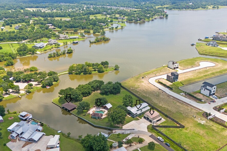 11008 Hillside Dr, Willis, TX for sale - Aerial - Image 1 of 9