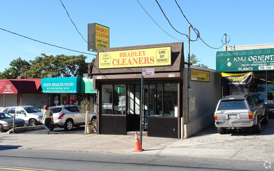 316-318 Bradley Ave, Staten Island, NY for sale - Primary Photo - Image 1 of 1