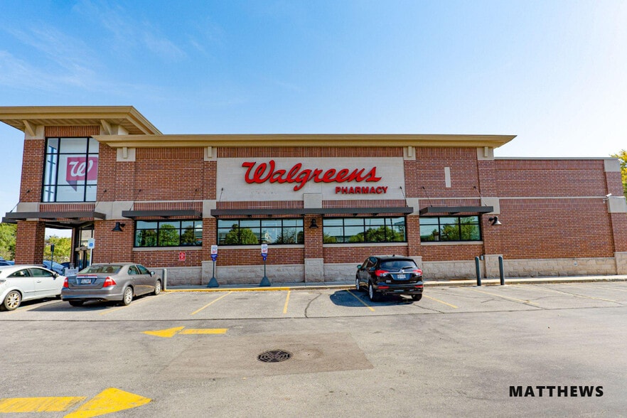 1921 S Main St, West Bend, WI for sale - Building Photo - Image 1 of 3
