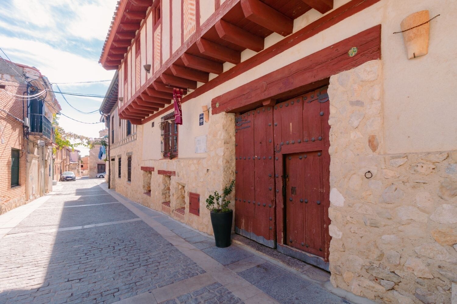 Hospitality in Buitrago del Lozoya, Madrid for sale Building Photo- Image 1 of 47