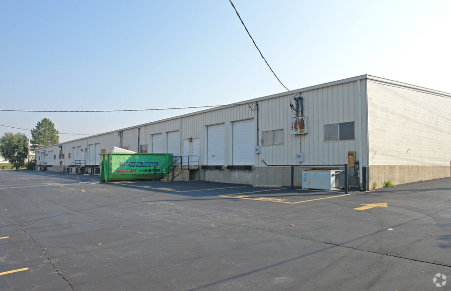 1581-1599 Fenpark Dr, Fenton, MO for sale - Building Photo - Image 3 of 8