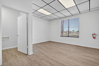 11350 66th St N, Largo, FL for lease Interior Photo- Image 2 of 7