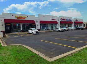 895 E Grand Ave, Lake Villa IL - Storefront Property