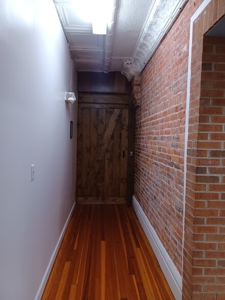 2645 N. HIGH ST N. HIGH, Columbus, OH for lease - Interior Photo - Image 2 of 3