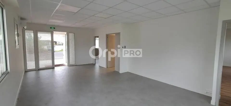 Flex in Lons for lease - Interior Photo - Image 1 of 11