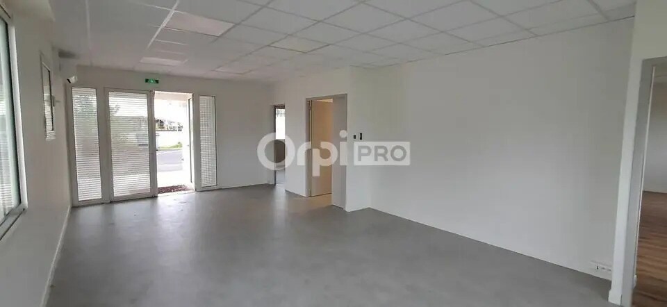 Flex in Lons for lease Interior Photo- Image 1 of 12