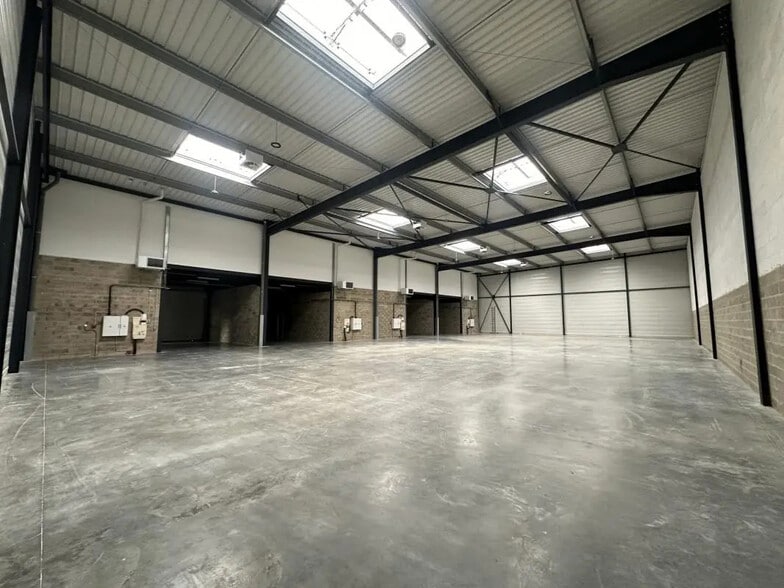 Industrial in Gellainville for lease - Building Photo - Image 3 of 29