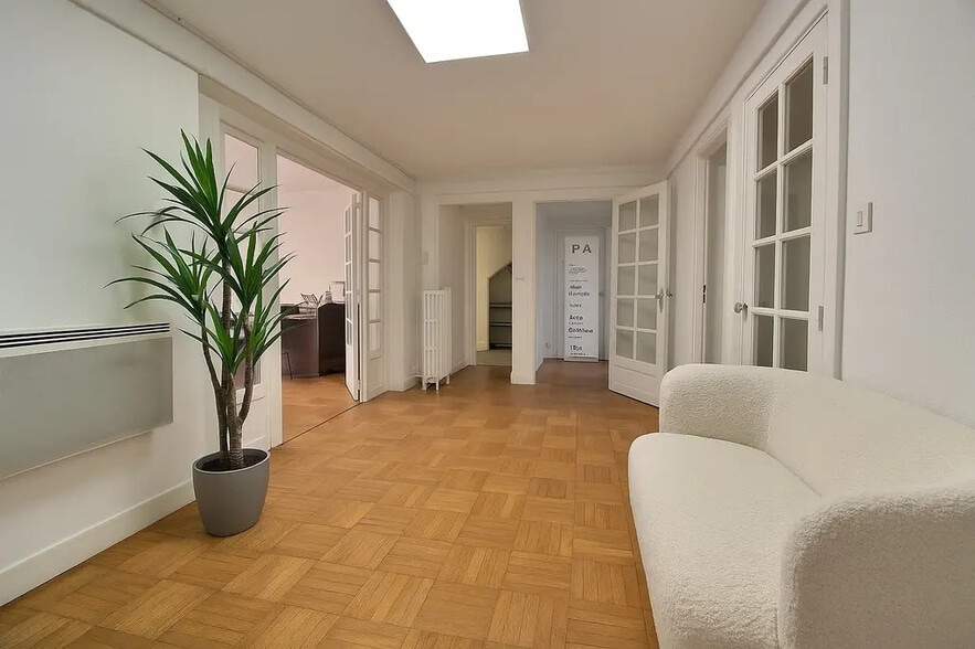 Office in Paris for lease - Interior Photo - Image 3 of 4