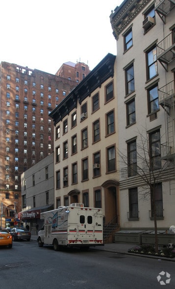 132-134 E 24th St, New York, NY for sale - Building Photo - Image 3 of 5