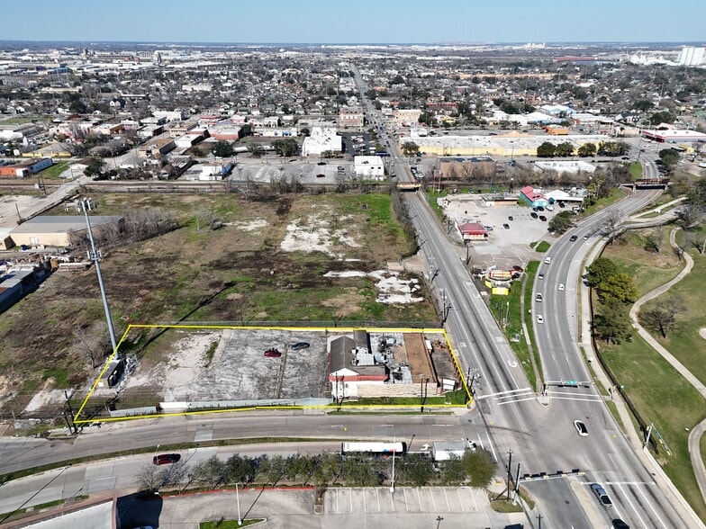 338 S Wayside Dr, Houston, TX for sale - Building Photo - Image 2 of 10