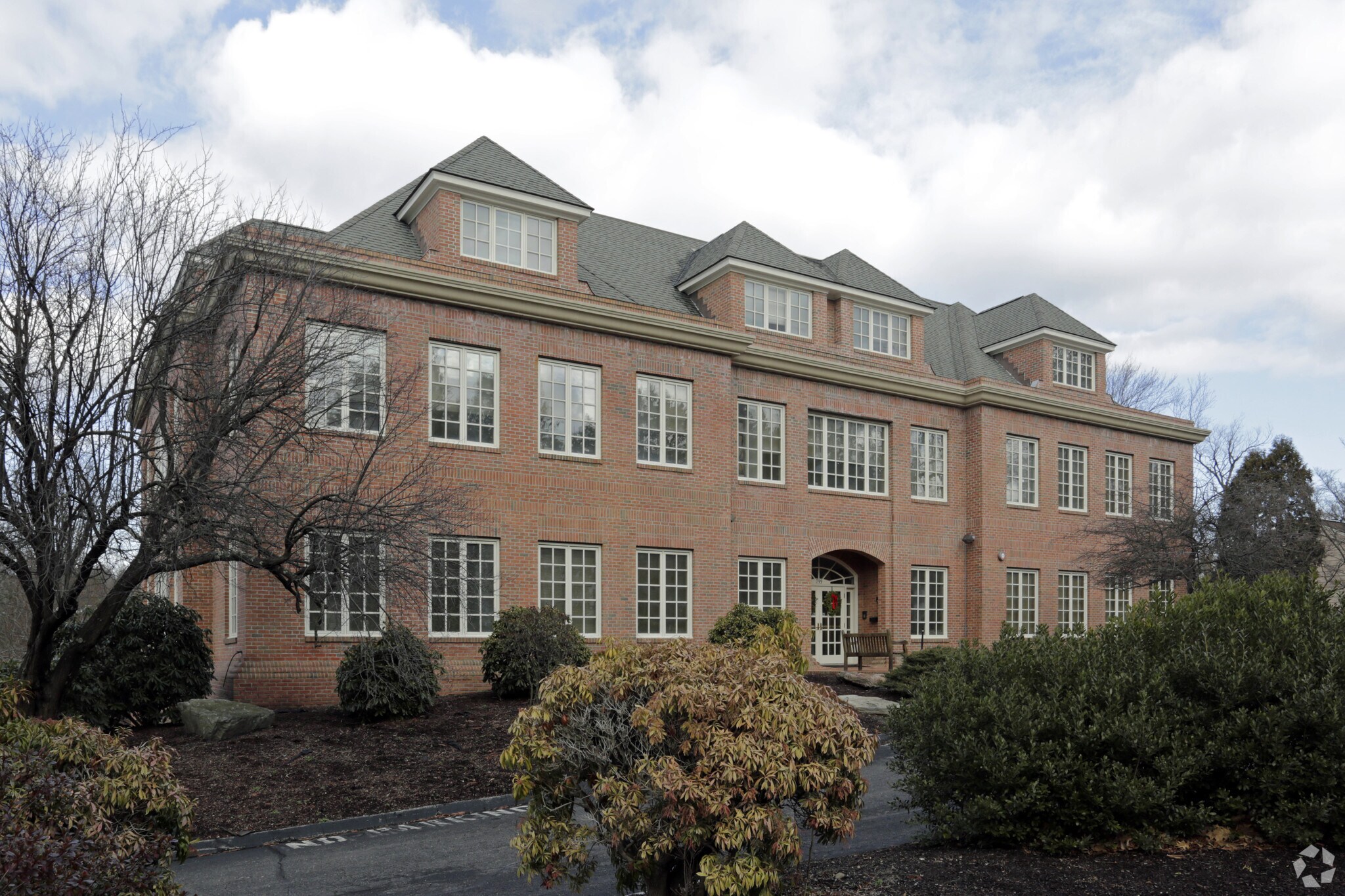 799 Silver Ln, Trumbull, CT for sale Primary Photo- Image 1 of 1