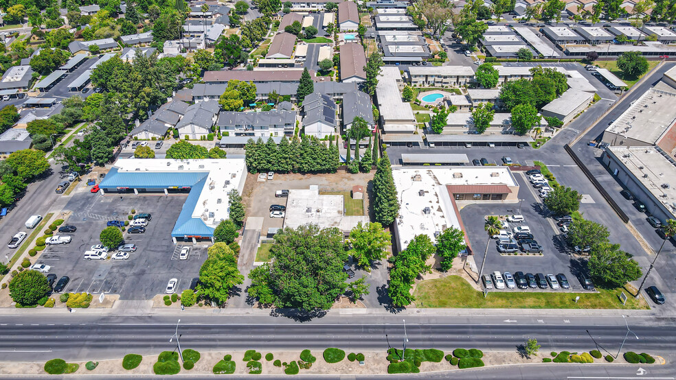 3200 G St, Merced, CA for sale - Building Photo - Image 2 of 17