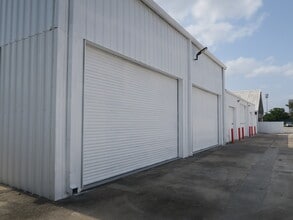 5707 Schumacher Ln, Houston, TX for lease Building Photo- Image 2 of 21