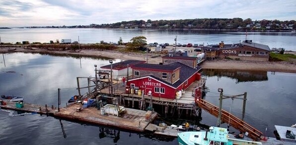 66 68 Garrison Cove Rd Bailey Island Me 04003 Loopnet Com